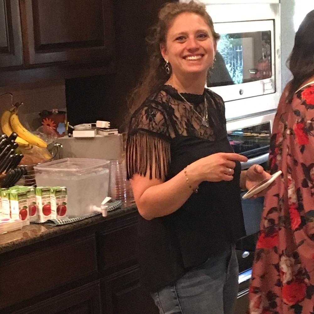 Meet your Posher, Alyson